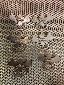 Lot of 6 vintage drawer pulls Hardware Dresser - Picture 1 of 4