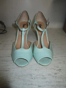 Women's Fioni Mint Green Heels, 4" Size 7.5 Faux Leather, GUC - Picture 1 of 5