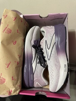 NUEVO Mujer Talla 9 Brooks Ghost 16 Tenis para Correr Zapatos Púrpura Empower Her Foto 1 de 4