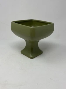 Jarrón plantador de cerámica floral vintage de mediados de siglo McCoy verde - Imagen 1 de 10