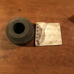 Ford Tractor PTO Clutch Hub Part #312613 **Fast Free PRIORITY MAIL Shipping ** - Picture 1 of 10