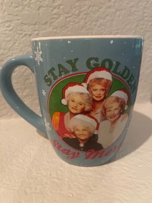 Caneca Jumbo de Natal Golden Girls STAY GOLDEN STAY MERRY 25 oz Betty White - Imagem 1 de 4