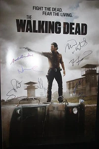 THE WALKING DEAD CAST SIGNED 20x30 PHOTO ANDREW LINCOLN ROBERT KIRKMAN DC/COA +8 - Picture 1 of 6