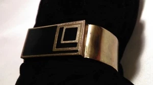 BRACELET LAITON DORÉ ET ÉMAIL NOIR VINTAGE LANVIN ? - Picture 1 of 8