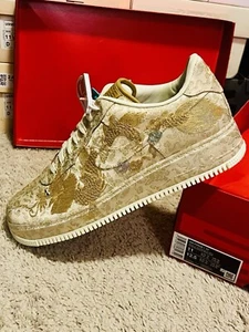 Talla 11 - Nike Air Force 1 '07 Low × 'XIXI' Año del Dragón - HJ4285-777 - Imagen 1 de 5