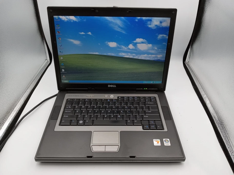 Dell Latitude D531 15" Laptop AMD Turion X2 2GB RAM 500GB HDD Windows XP -RR - Image 1 of 4