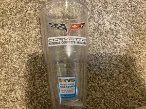 National Corvette Museum großer Tervis 24 Unzen Becher Neu mit Etikett - Bild 1 von 2