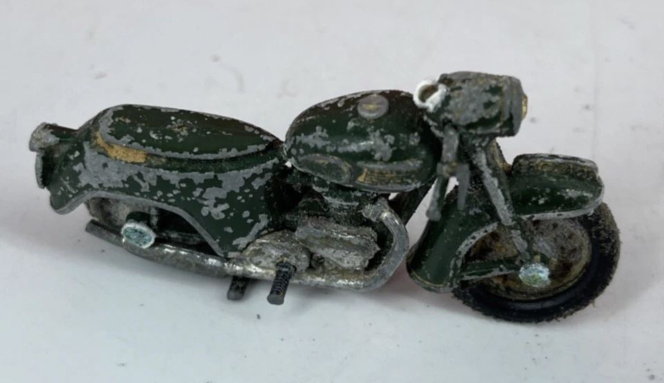 Motocicleta británica, #9697, policía Triumph Thunderbird para piezas o reparación Foto 1 de 4