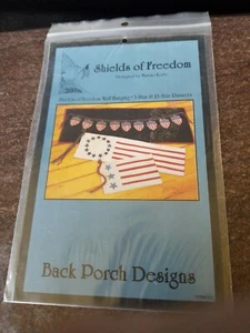 RÜCKVERANDA DESIGNS Wandbehang & Läufer Muster Sheilds of Freedom - Bild 1 von 2