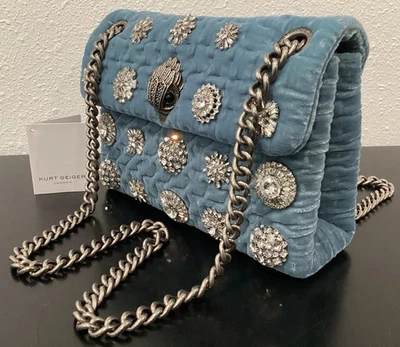Kurt Geiger Mini Kensington Azul Acolchado Terciopelo 8" x 5.5" x 2.5" Grandes Cristales Foto 1 de 4
