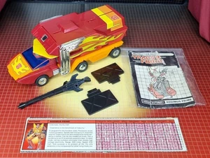 Neumático de goma completo Hasbro Transformers G1 Autobot Leader Rodimus Prime de colección - Imagen 1 de 8