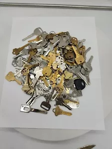 Lotto 3 più libbre chiavi varie usate taglio casa business auto ottone argento chiave - Foto 1 di 1