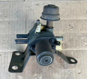 1947 - 1948 FORD Columbia Control Valve - Picture 1 of 6