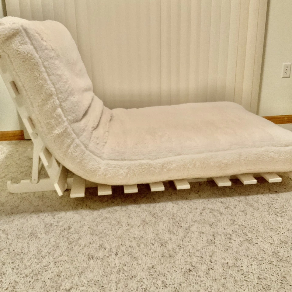 Sofá cama/silla futón blanco cerámica granero adolescente Foto 1 de 2