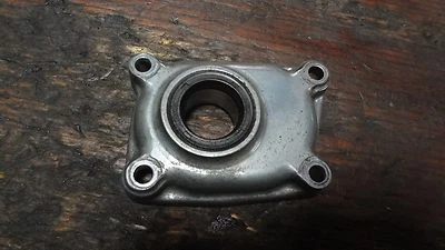 82 KAWASAKI KZ750 CSR KZ 750 KM343 MOTOR ARRANQUE EJE CUBIERTA SOPORTE Foto 1 de 3