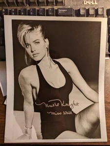 NICOLE KNIGHT MISS NWA AUTOGRAFIADO EN TINTA PLATEADA FOTOGRAFÍA EN BLANCO Y NEGRO, XF - Imagen 1 de 7