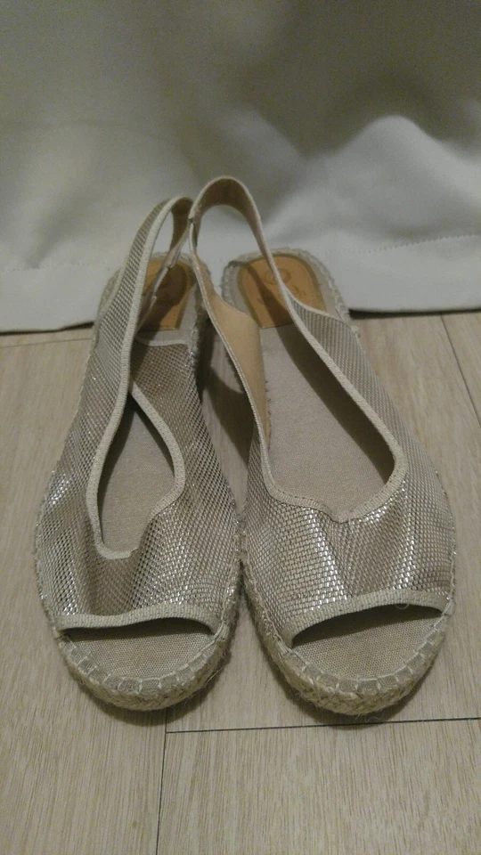 Vidorreta Jessy Espadrilles Wedge Shoe Size 40 US 10 Beige/Silver Peep toe. Mint - Image 1 of 4