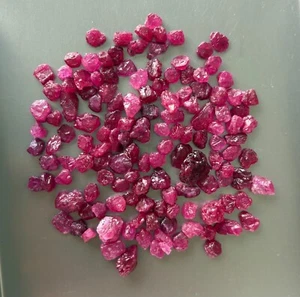 Amazing Lot 208 Cts Heated Red Colour Ruby Rough From Madagascar - Picture 1 of 6