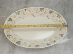 Metlox Poppytrail Sculptured Daisy, 10" x 8" Oval Serving Platter Vintage - Picture 1 of 6