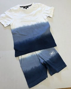 DKNY BLUE/WHITE VARIGATED SHORTS AND POLO DKNY LOGO SZ. 5/8 - Picture 1 of 5
