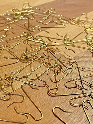 Weihnachtsbaum Aufhänger 100 Gold Kugel Haken Premium Basteln Schnellaufhänger - Bild 1 von 4