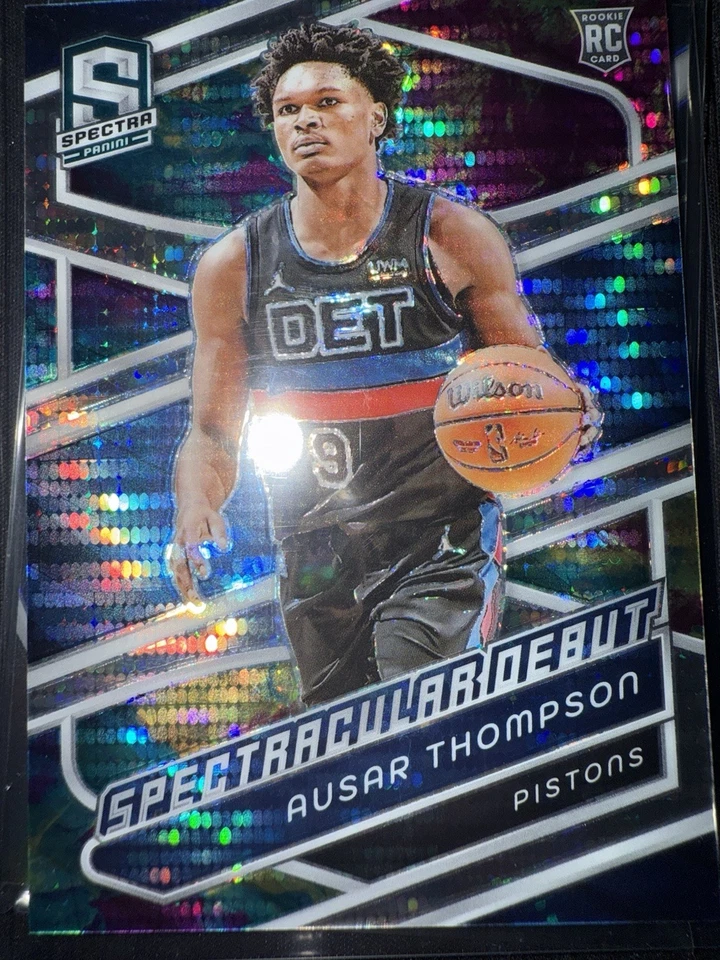2023–24 Panini Spectra — дебютант Аусар Томпсон No196 впечатляющий дебют /125 (RC) - Изображение 1 из 2