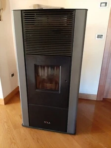 TERMOSTUFA A PELLET ANSELMO COLA EREGYCA 30 - USATA - Foto 1 di 5