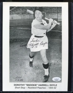 PAULINE "HEDY" CRAWLEY SIGNED 8x10 PHOTO AUTO AUTOGRAPH AAGPBL RARE JSA COA - Picture 1 of 2