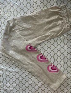 Gap Girls Preowned Oatmeal Color Leggings With Pink Heart Design Size XL 12 Year - Picture 1 of 4