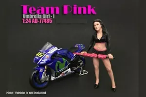 TEAM PINK UMBRELLA GIRL I AMERICAN DIORAMA 77485 1/24 DIECAST CAR ACCESSORY - Picture 1 of 3
