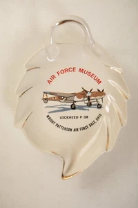 Air Force Museum Aschenbecher (B4A-11/JSF6) Wright Patterson Base Ohio Lockheed P-38 - Bild 1 von 9