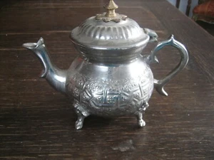 reizende kleine orientalische Mokkakanne Kanne Kännchen silber Handmade signiert - Picture 1 of 3