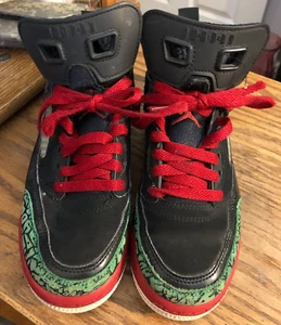 Jordan Sneakers 4Y Pre-owned good Condition Black with Red & Green - Picture 1 of 4