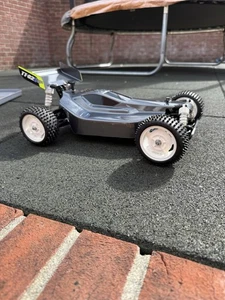Tamiya TT02B Buggy 4wd White Special Edition Chassis 1-10 - Picture 1 of 10