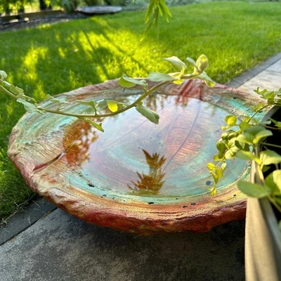 Изысканная бетонная чаша для ванны с птицами ручной работы | Уникальное украшение сада - Изображение 1 из 4