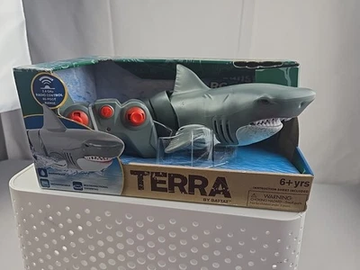 Terra by Battat Realistic RC Great White Shark Toy Radio Control 65 Foot Range - Image 1 of 4