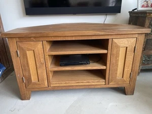 TV Corner Cabinet In Solid Oak - Picture 1 of 3
