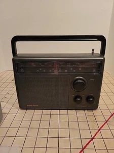 Vintage Radioshack 5 Band AM FM TV1 TV2 Radio Portavision 50 model 12-780 AD - Picture 1 of 8