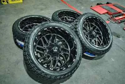 22x12 TIS 544BM WHEELS RIMS 33" RT TIRES DODGE RAM 1500 HEMI 5x139.7 - Image 1 of 3