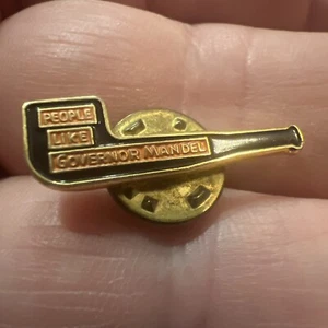 Vintage People Like Governor Mandel Pipe Lapel Pin - Picture 1 of 2