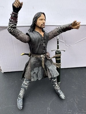 Toybiz Lord Rings LOTR 2002 Helm’s Deep Aragorn ¡con acción de corte de espada! Suelto. Foto 1 de 4
