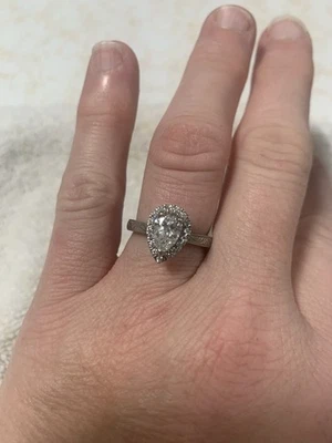 1.01 Ct Pear-Shaped Halo Ring - Image 1 of 4