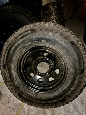 Land Rover Defender, Winterreifen, Circa 100 Km Gefahren - Bild 1 von 4