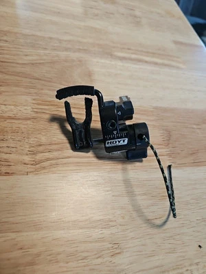 Hoyt QAD HDX Arrow Rest Right Hand Black - Image 1 of 2