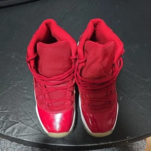 Nike Air Jordan 11 Win Like 96. Größe 6,5Y 378038-623 (2017) Fitnessschuhe rot - Bild 1 von 5