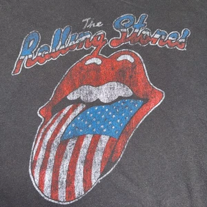 Camisa Rolling Stones Para Hombres Grande Negra Bandera Americana Lengua Banda de Rock Gira Música - Imagen 1 de 12