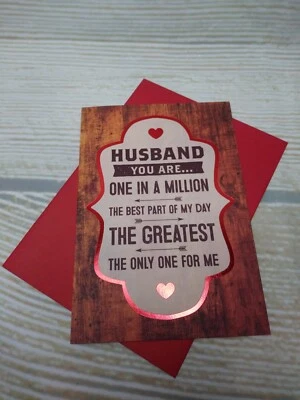 Nueva tarjeta de felicitación y sobre rojo "Husband You are One in a Million" de San Valentín  Foto 1 de 4