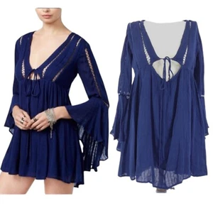 Free People Abito Bohemien Blu Romeo Mini FlowyBell Manica Bordo in Pizzo Ritagliato XS - Foto 1 di 14