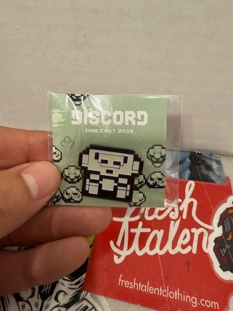 Discord Wumpus PAX West 2018 Pin (Sparkle / Holographic Effect) - Image 1 of 1