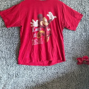 Vintage 1990s Disney Mickey Mouse "Keep It Real" Red Graphic T-Shirt - Bild 1 von 5